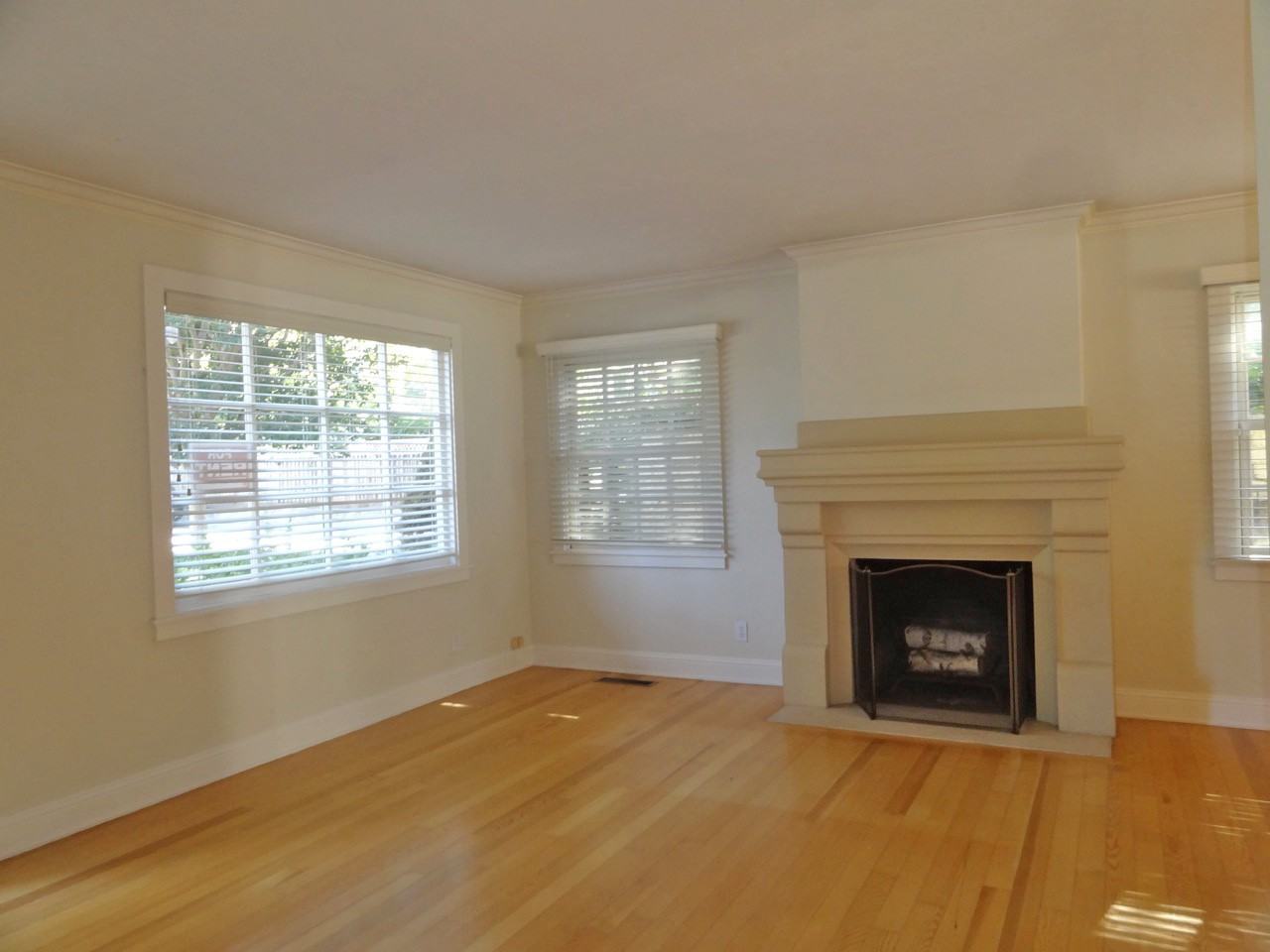 101 Massol Ave - Photo 2 of 21