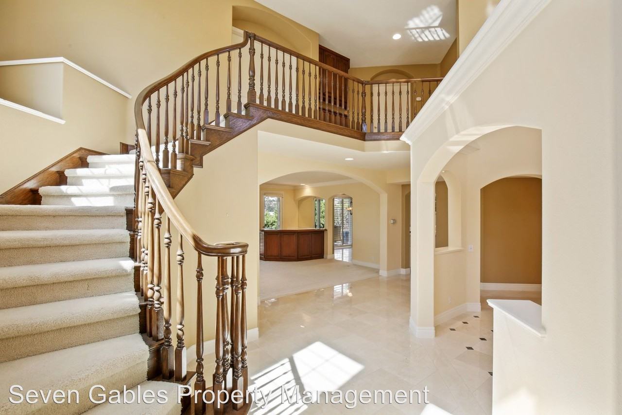 7 Altimira - Photo 3 of 9