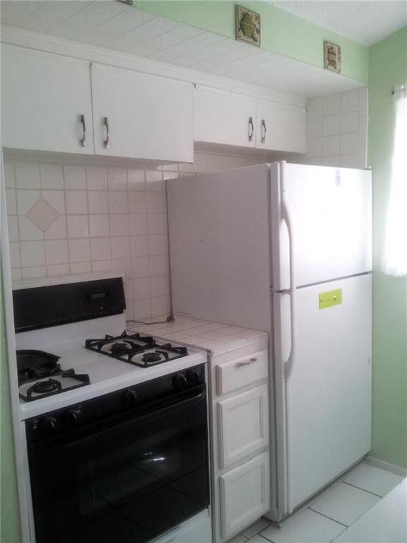 412 Kelvin Ave - Photo 2 of 16