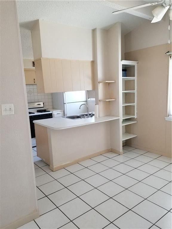 412 Kelvin Ave - Photo 3 of 16