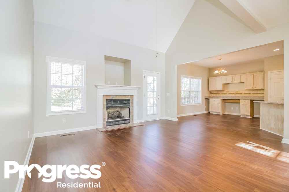4300 Cambridge Dr - Photo 3 of 20