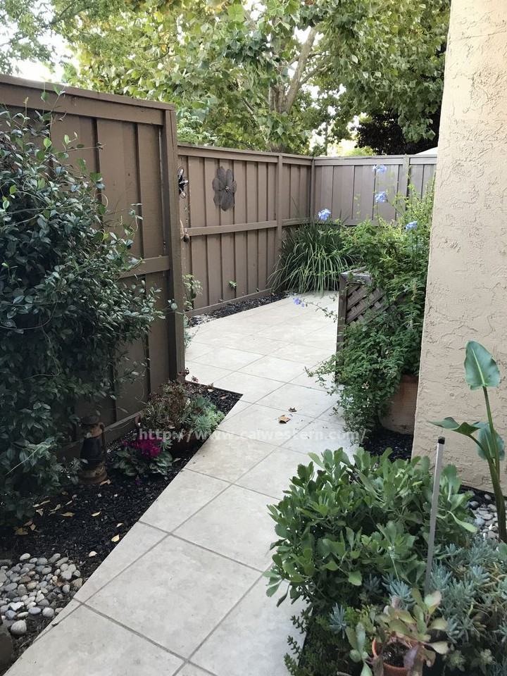 1831 Ashmeade Ct - Photo 3 of 28