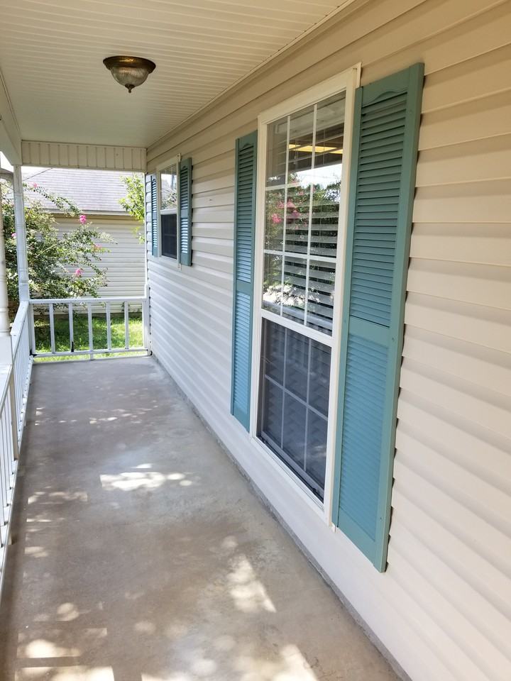 713 Elkhart Loop - Photo 2 of 10