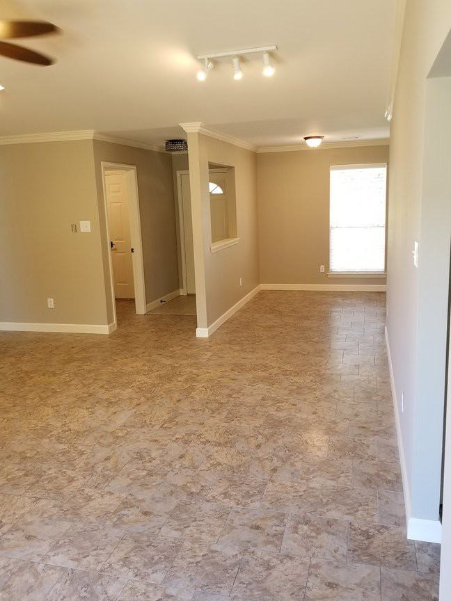 713 Elkhart Loop - Photo 5 of 10