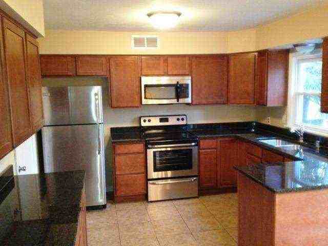 7624 N Seneca Rd - Photo 2 of 5