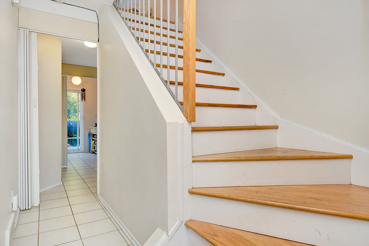 21 Sovereign Avenue - Photo 2 of 20