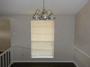 829 Pinoak Drive - Photo 3 of 10