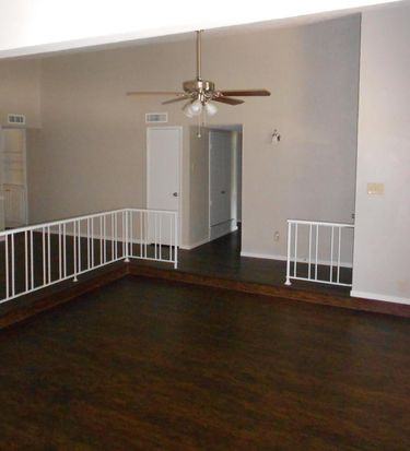 829 Pinoak Drive - Photo 2 of 10