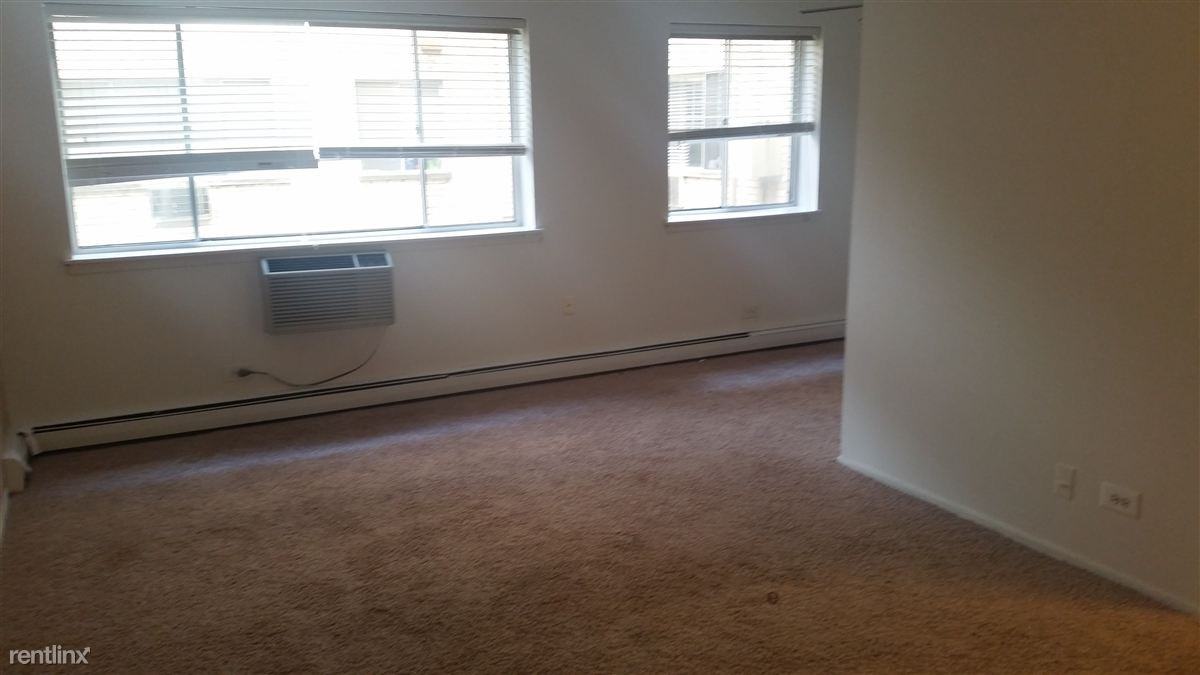 515 W Barry Ave - Photo 2 of 8