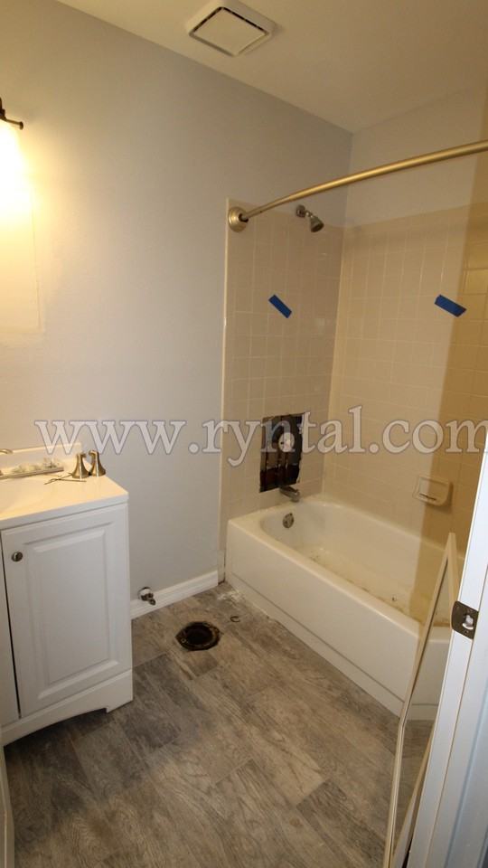 6337 Gateway Avenue - Photo 2 of 7
