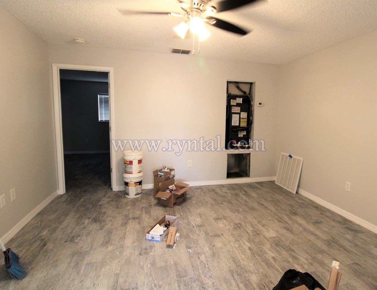 6337 Gateway Avenue - Photo 3 of 7