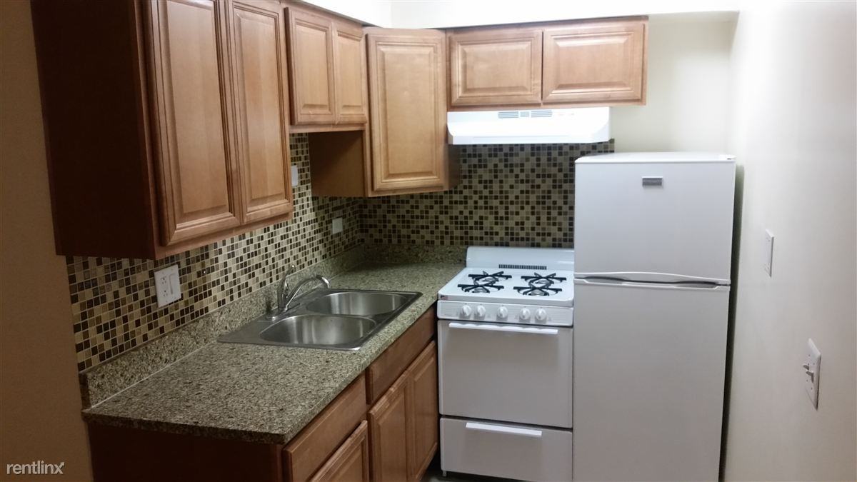 5820 N Sheridan Rd - Photo 2 of 38