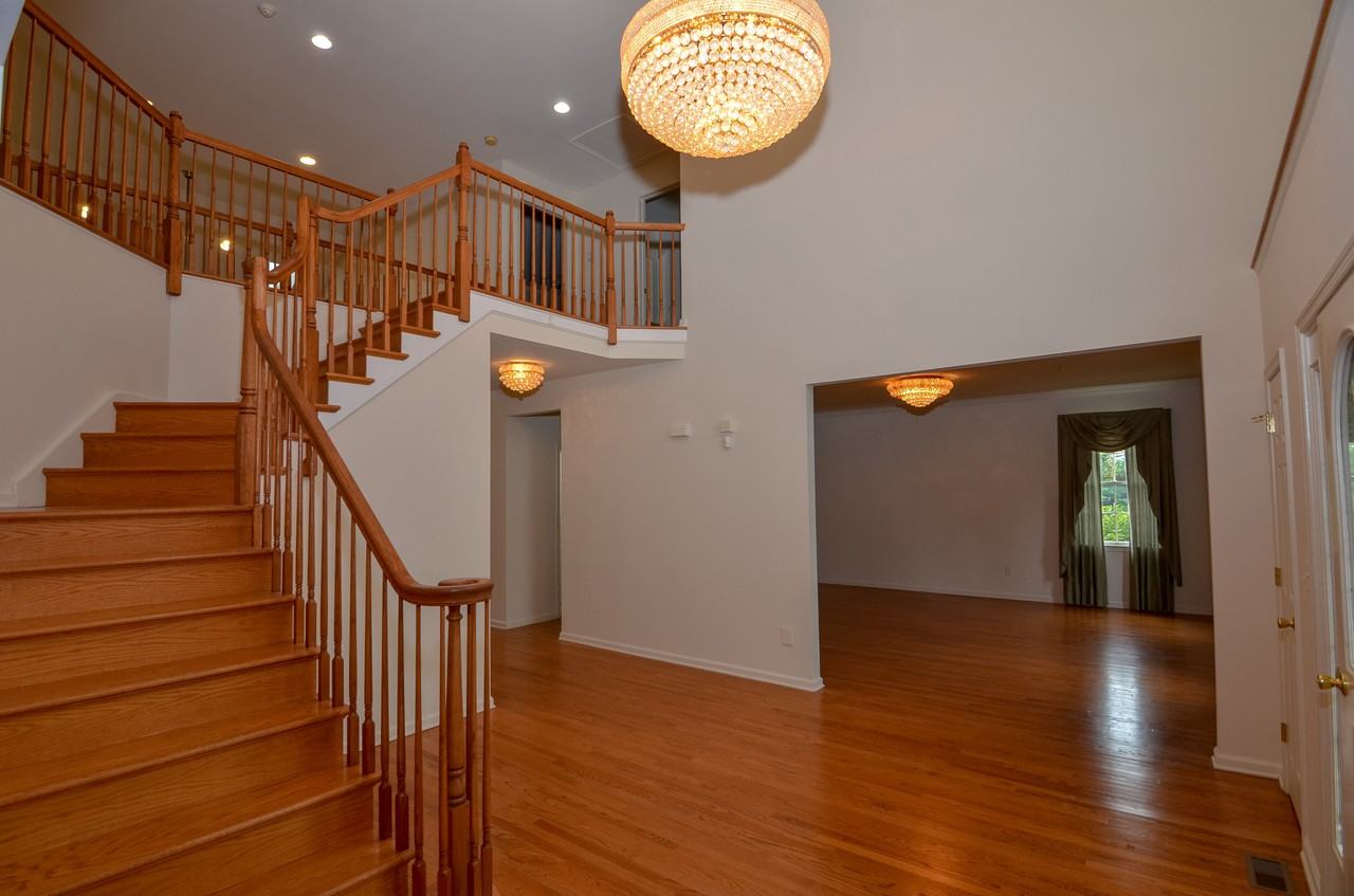 8 Landview Ln - Photo 3 of 29