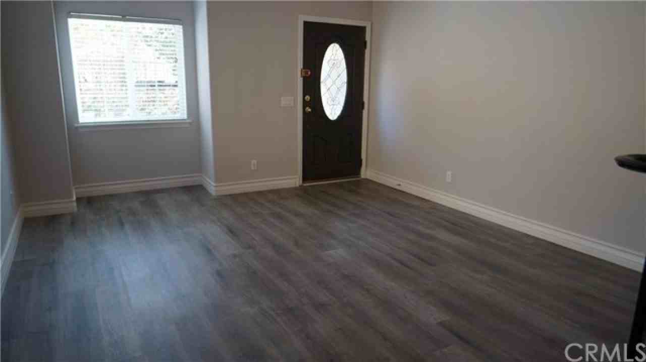 11836 Ferris Rd - Photo 2 of 23