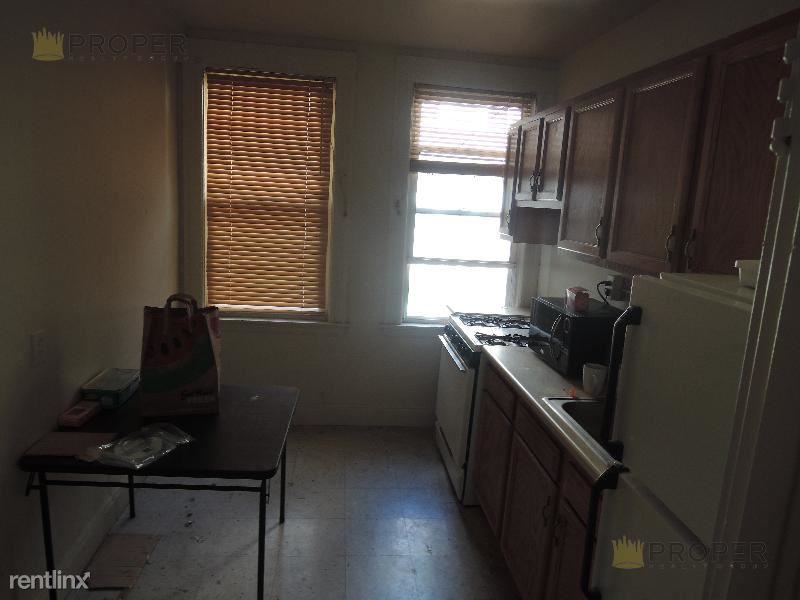 1638 Comm Ave. - Photo 2 of 10