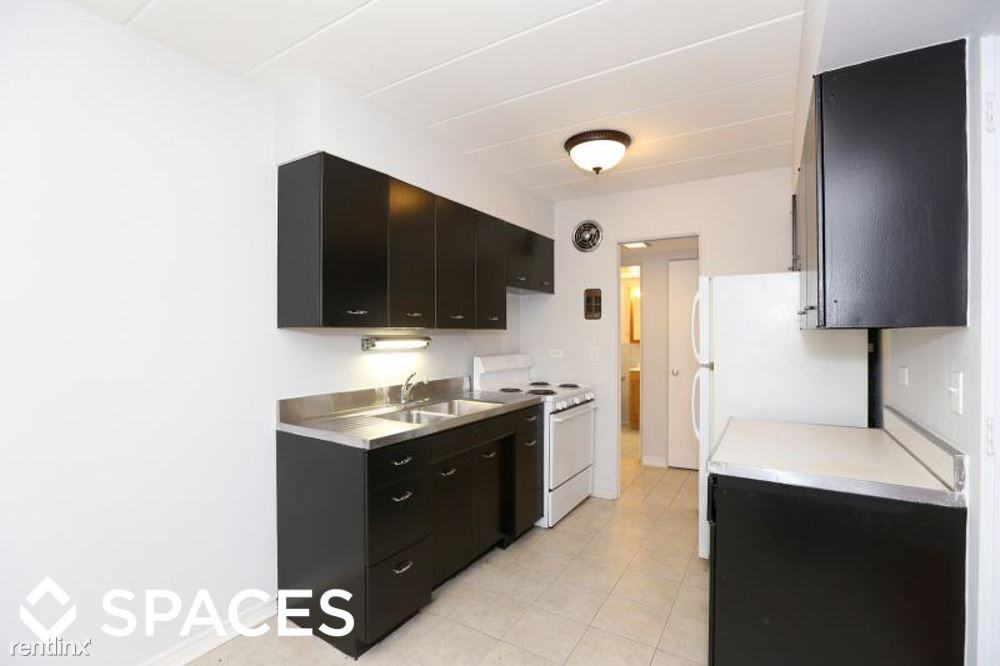 The Kenmore Place Apartments (6012 N Kenmore) - Photo 2 of 8