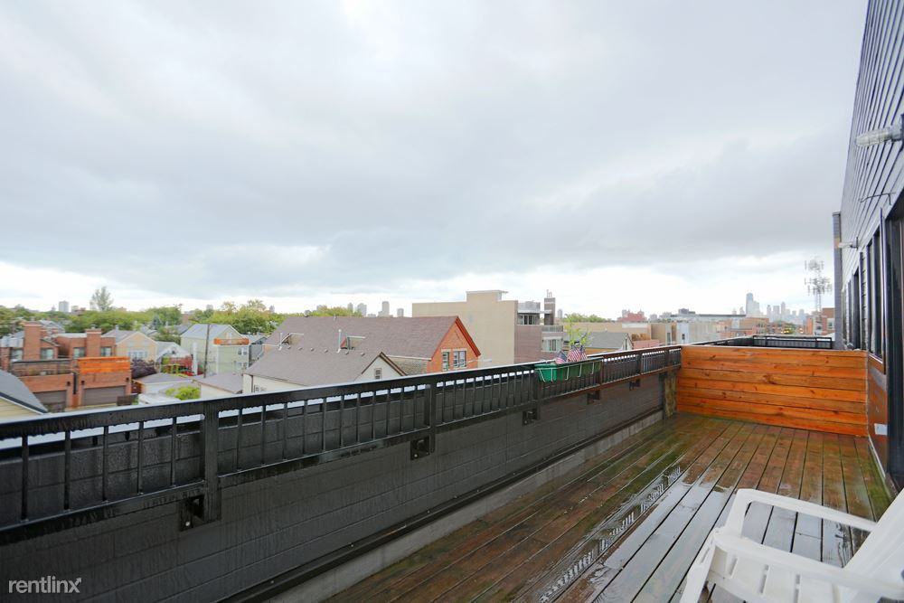 2500 N Clybourn Apts - Photo 2 of 17