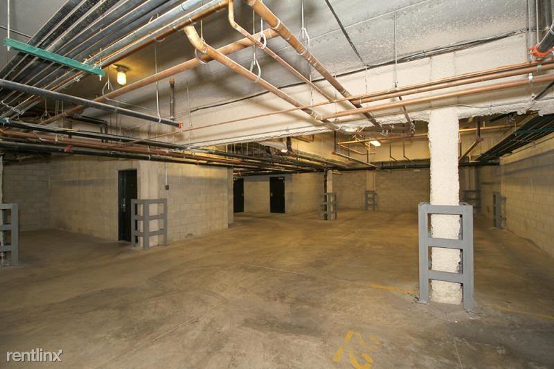 2500 N Clybourn Apts - Photo 3 of 17