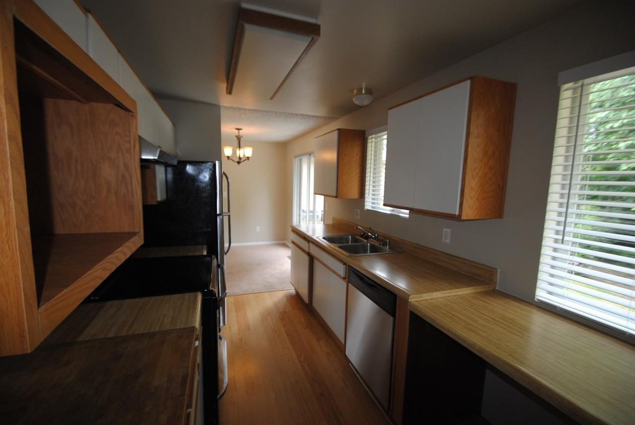 24803 35th Ave S - Photo 3 of 17