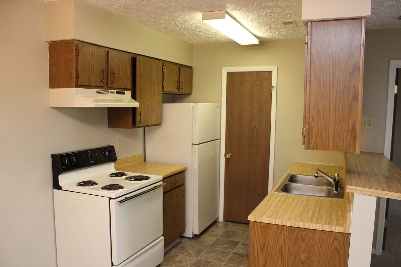 Cross Lakes Apartments - Photo 3 of 17