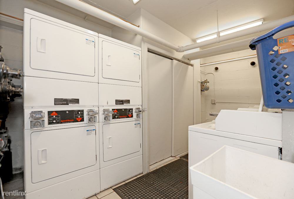 541 W Briar Apartments - Photo 2 of 2