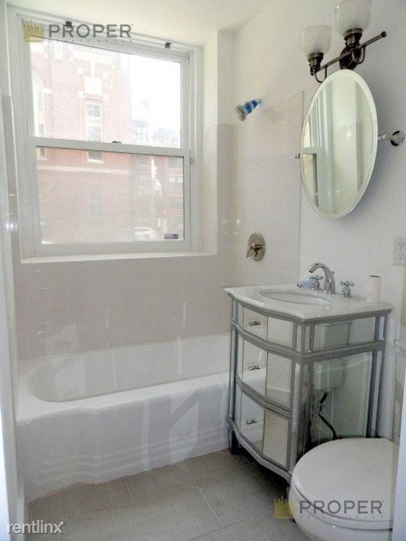 8 Garrison St - Photo 3 of 8