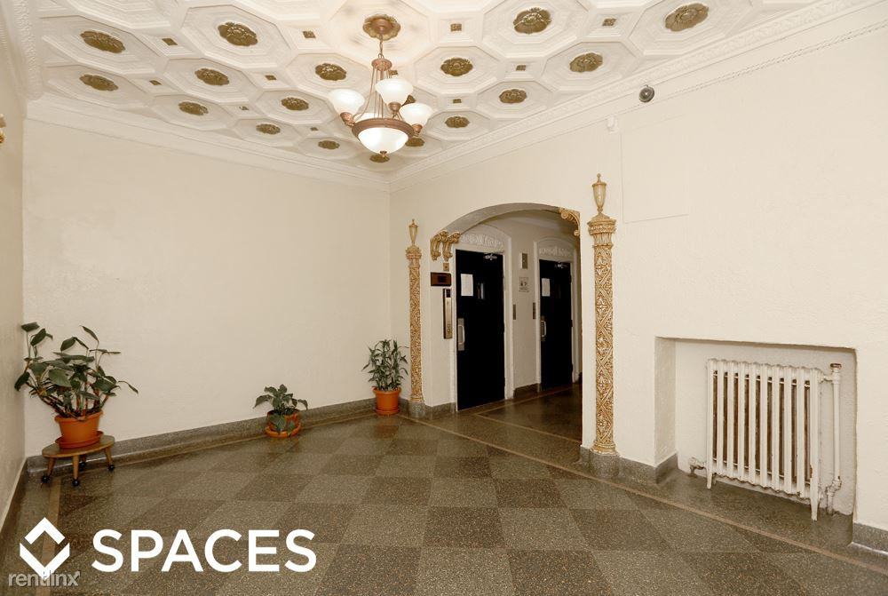 6930 N Greenview - Photo 2 of 2