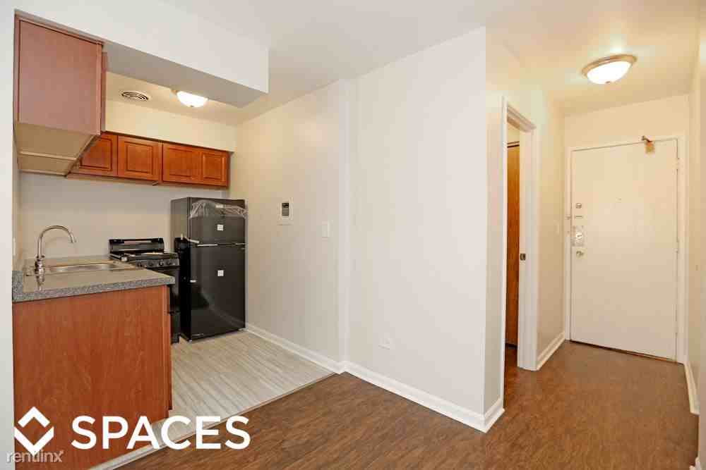 1040 W Hollywood Ave Apartments - Photo 2 of 12