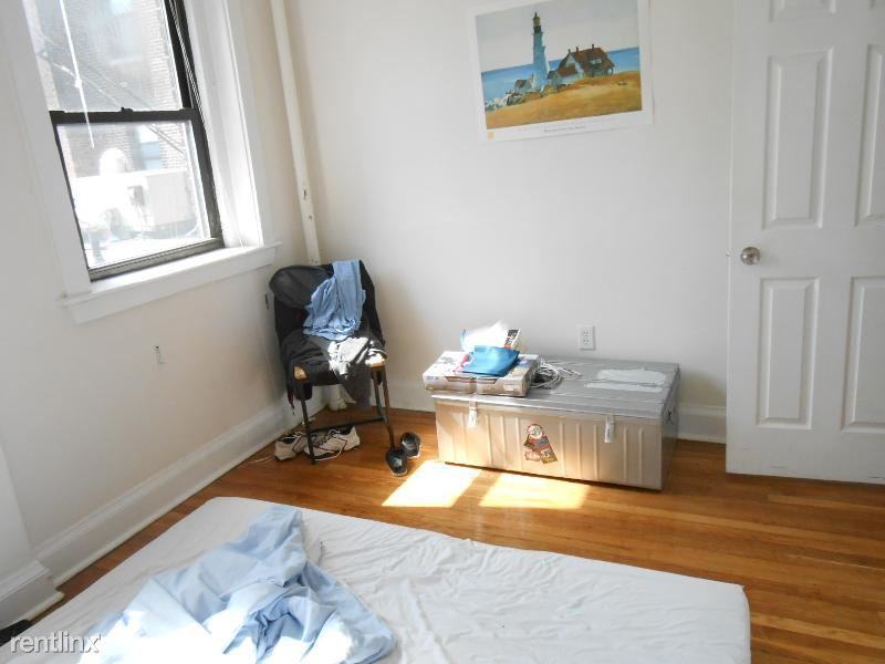 1216 Commonwealth Ave - Photo 2 of 10