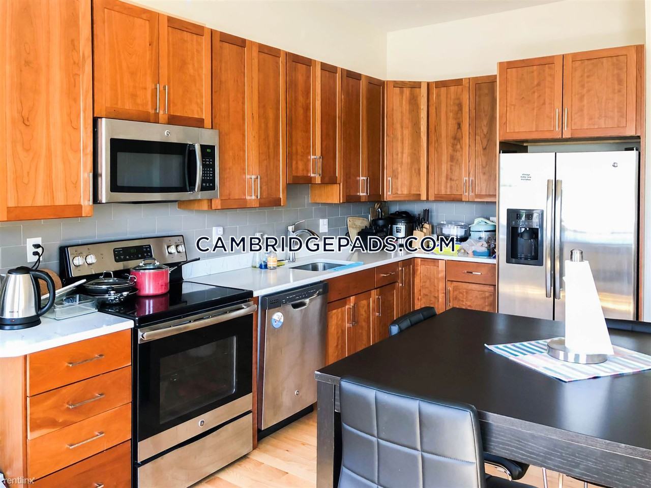 367 Harvard St - Photo 2 of 17