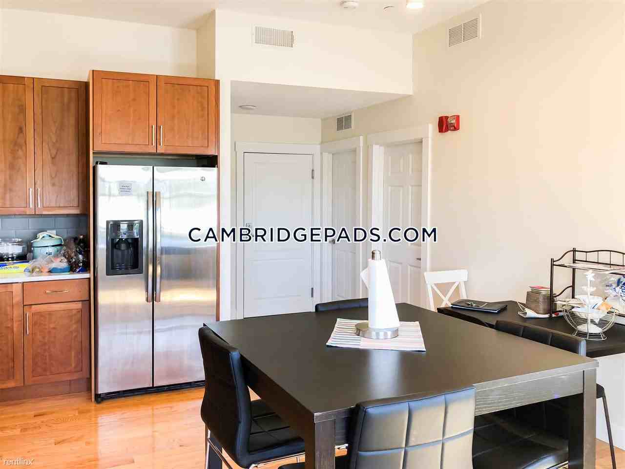 367 Harvard St - Photo 3 of 17