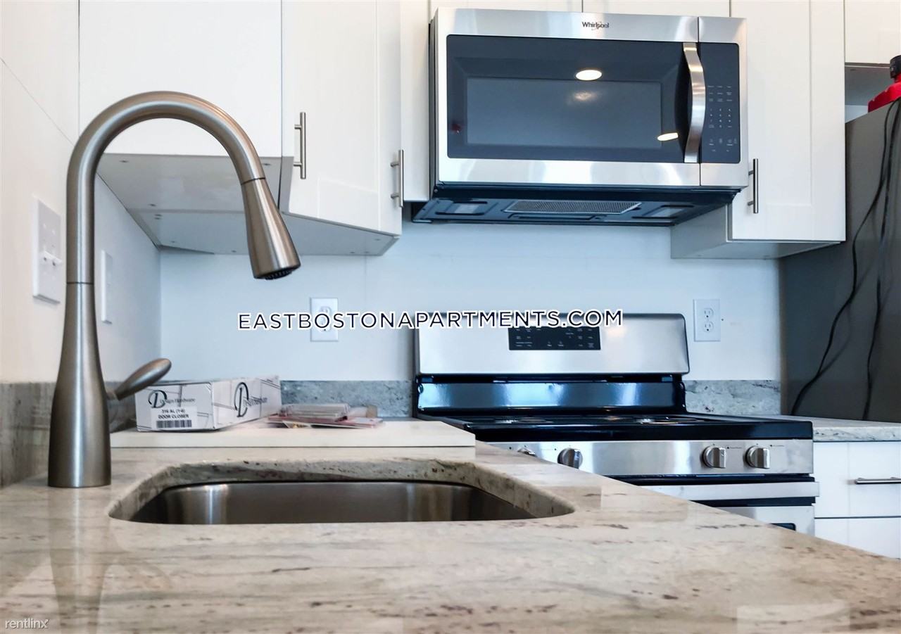 245 Summer St - Photo 2 of 13