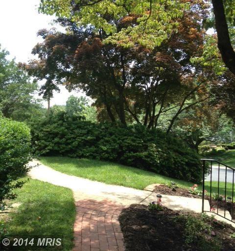 6324 Lenox Rd - Photo 3 of 24