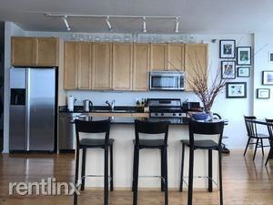 701 S Wells St - Photo 2 of 8