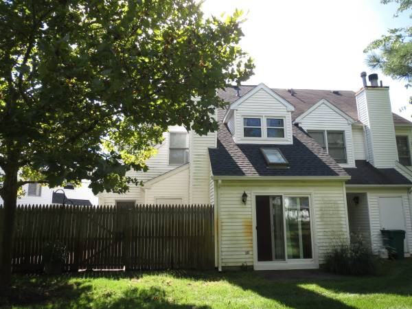8 Alcott Court - Photo 3 of 16