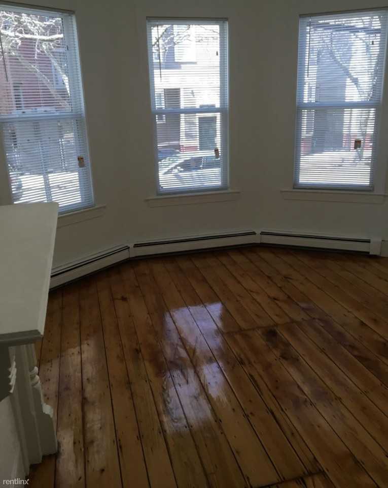 254 Windsor St - Photo 3 of 10