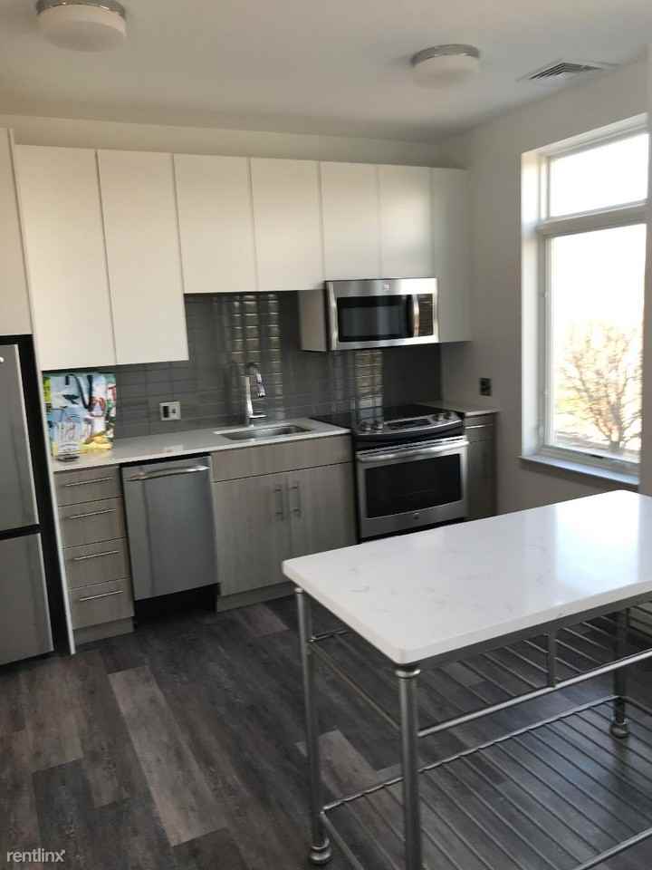 180 Telford St - Photo 3 of 7