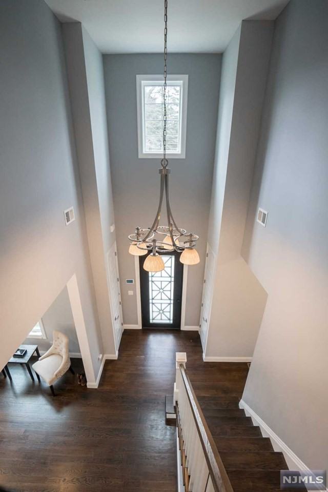 22 Sunset Rd - Photo 3 of 18