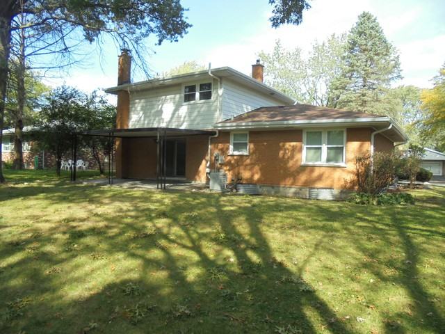 1325 Poplar Ct - Photo 2 of 34