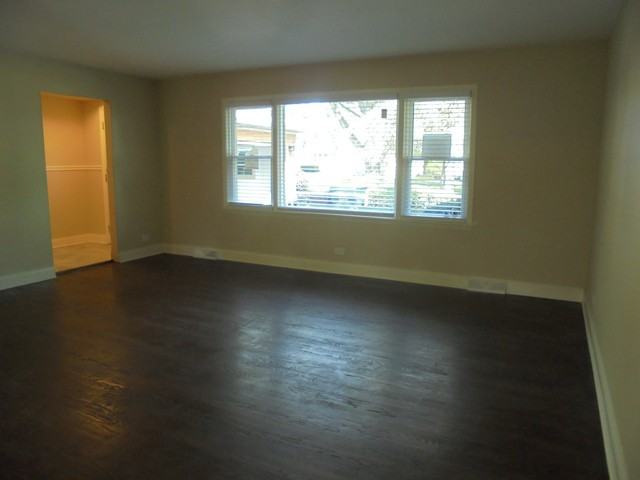 1325 Poplar Ct - Photo 3 of 34