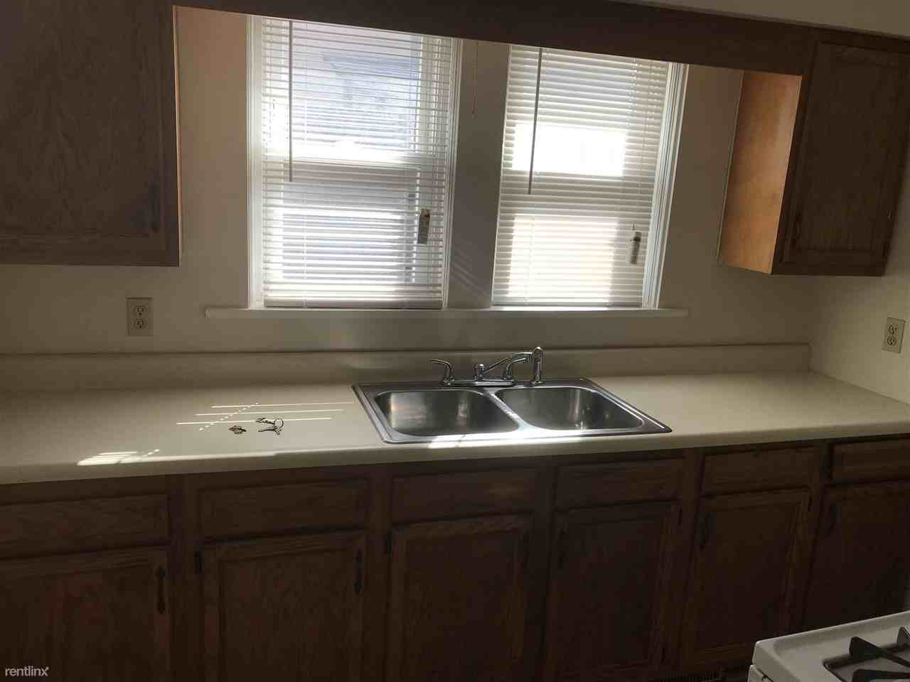 522 Rotteck St - Photo 3 of 9