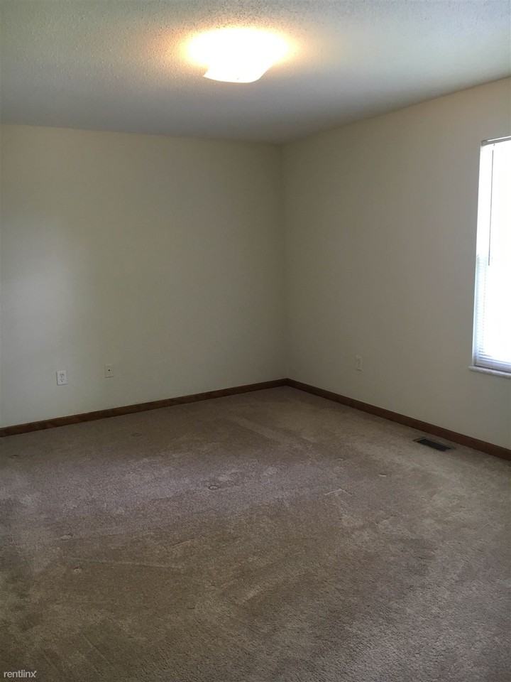 210 Webster St - Photo 2 of 8