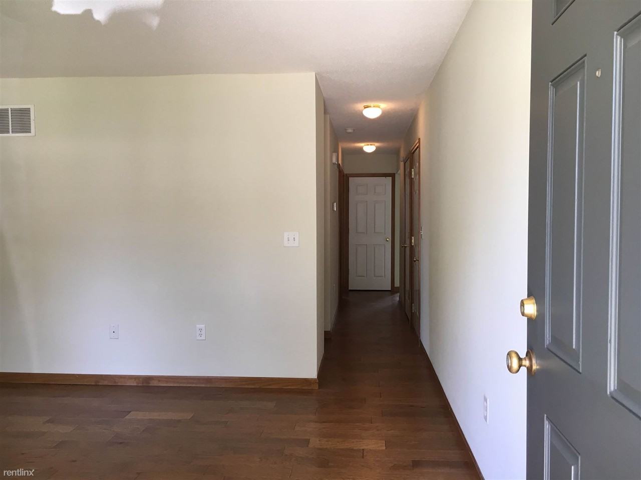 210 Webster St - Photo 3 of 8