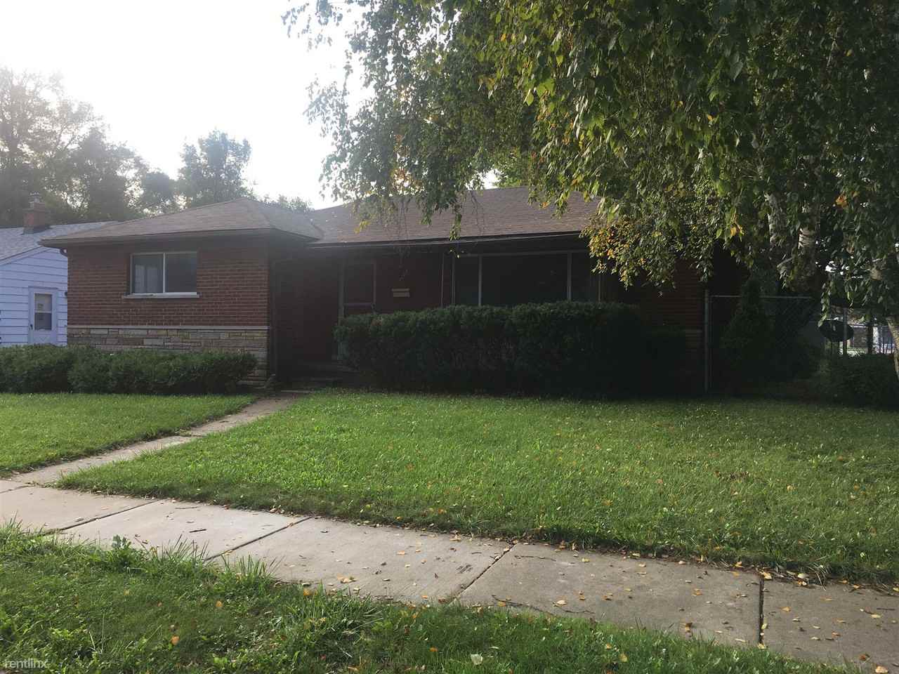 7206 Yacht Ave - Photo 3 of 41