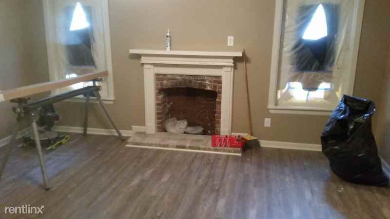 103 E Newton St - Photo 2 of 7