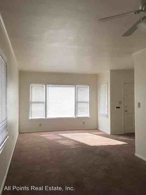 4537 - 39 CAMPUS AVENUE - Photo 3 of 14