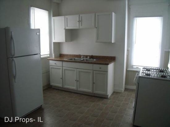 1032 16th St - Photo 3 of 11