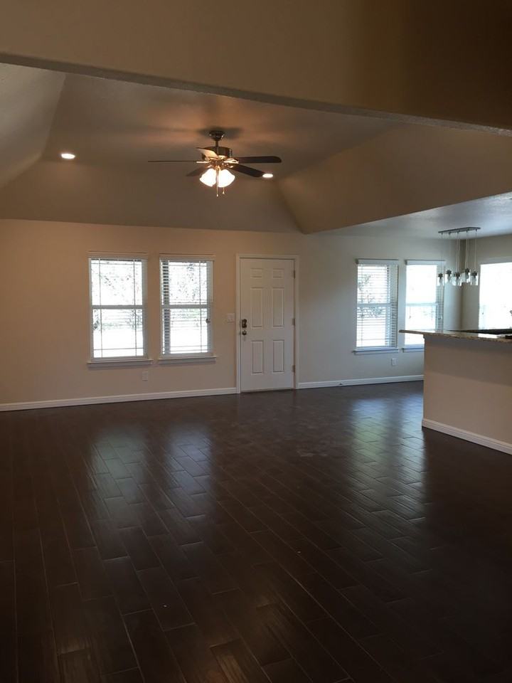 1407 Rim Rock Cove - Photo 2 of 16