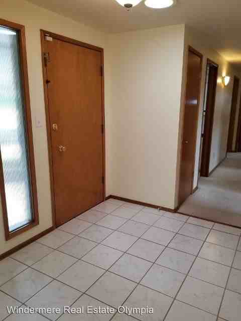 2401 Holly Ln SE - Photo 2 of 24