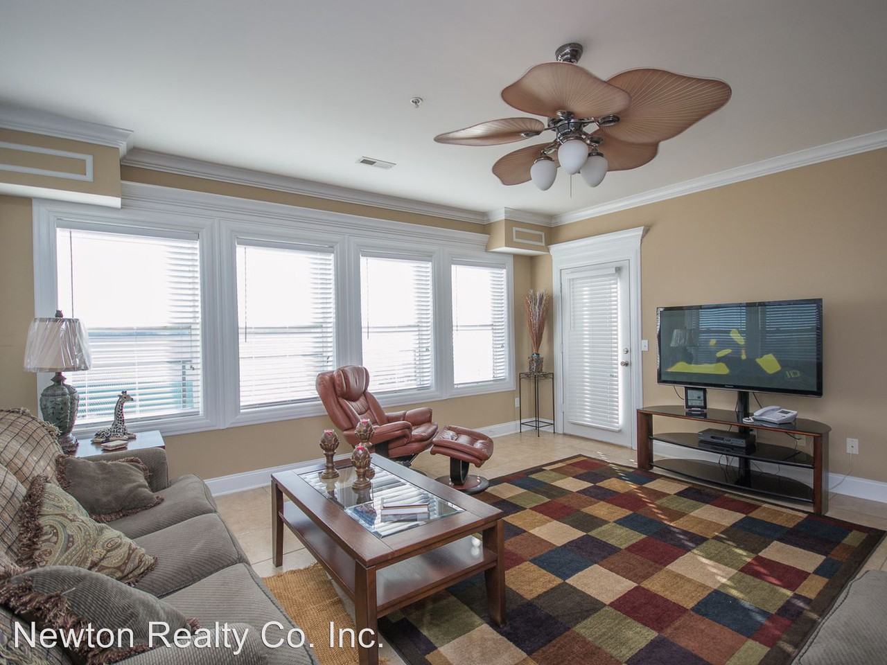 5590 Bay Village Dr #B6 - Photo 3 of 42